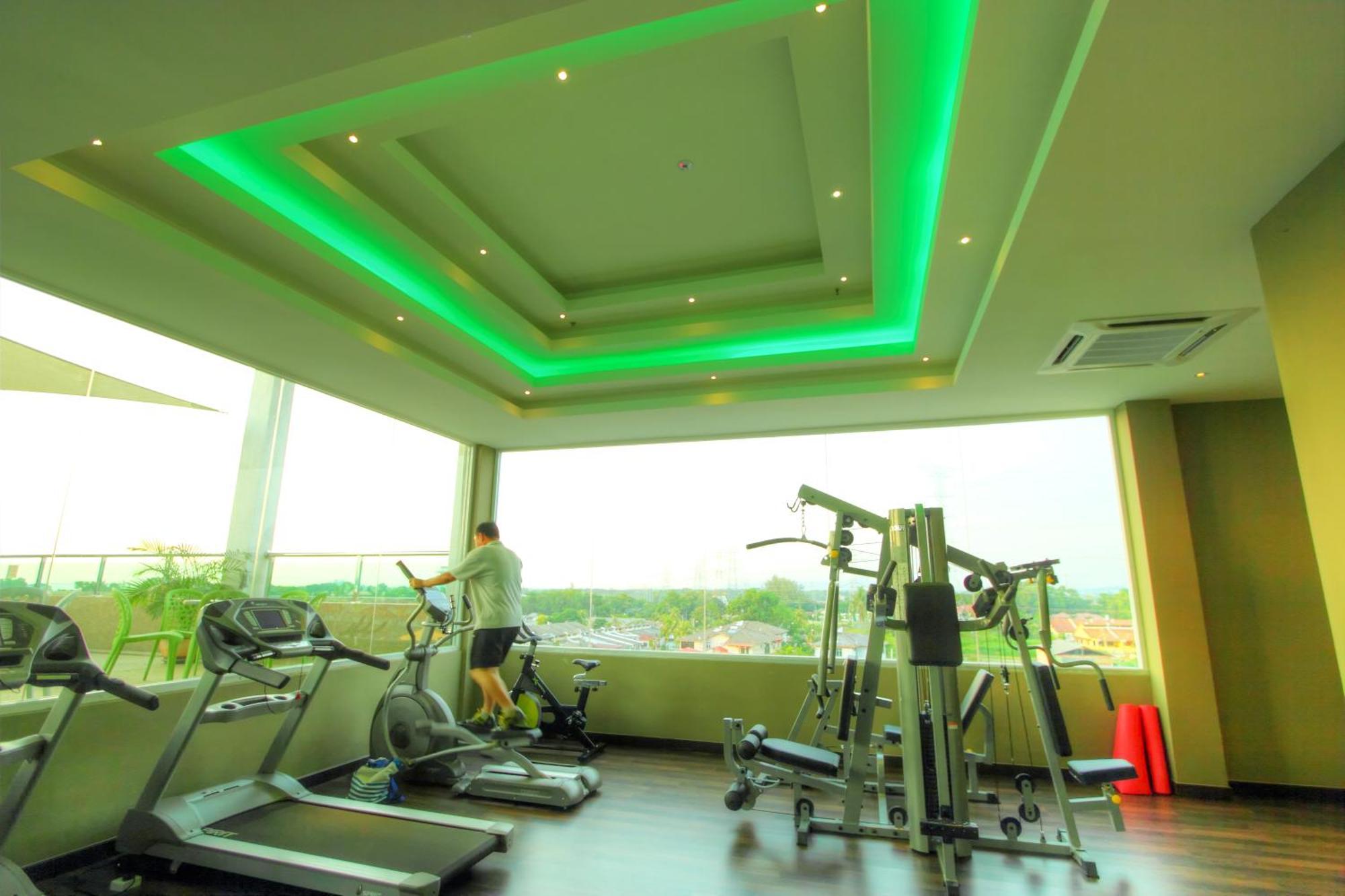 Paradise Spa Hotel Port Dickson Esterno foto
