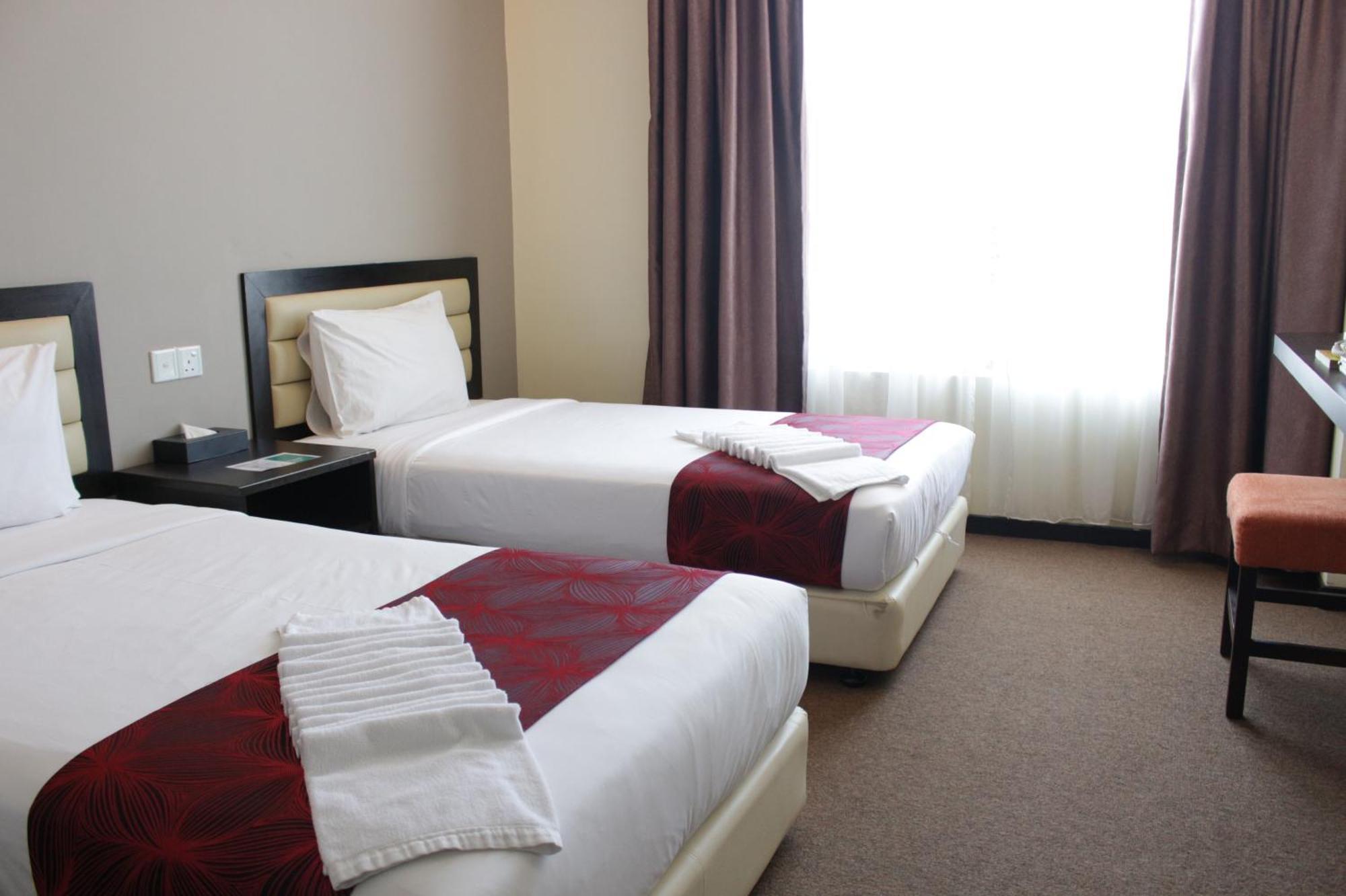 Paradise Spa Hotel Port Dickson Esterno foto